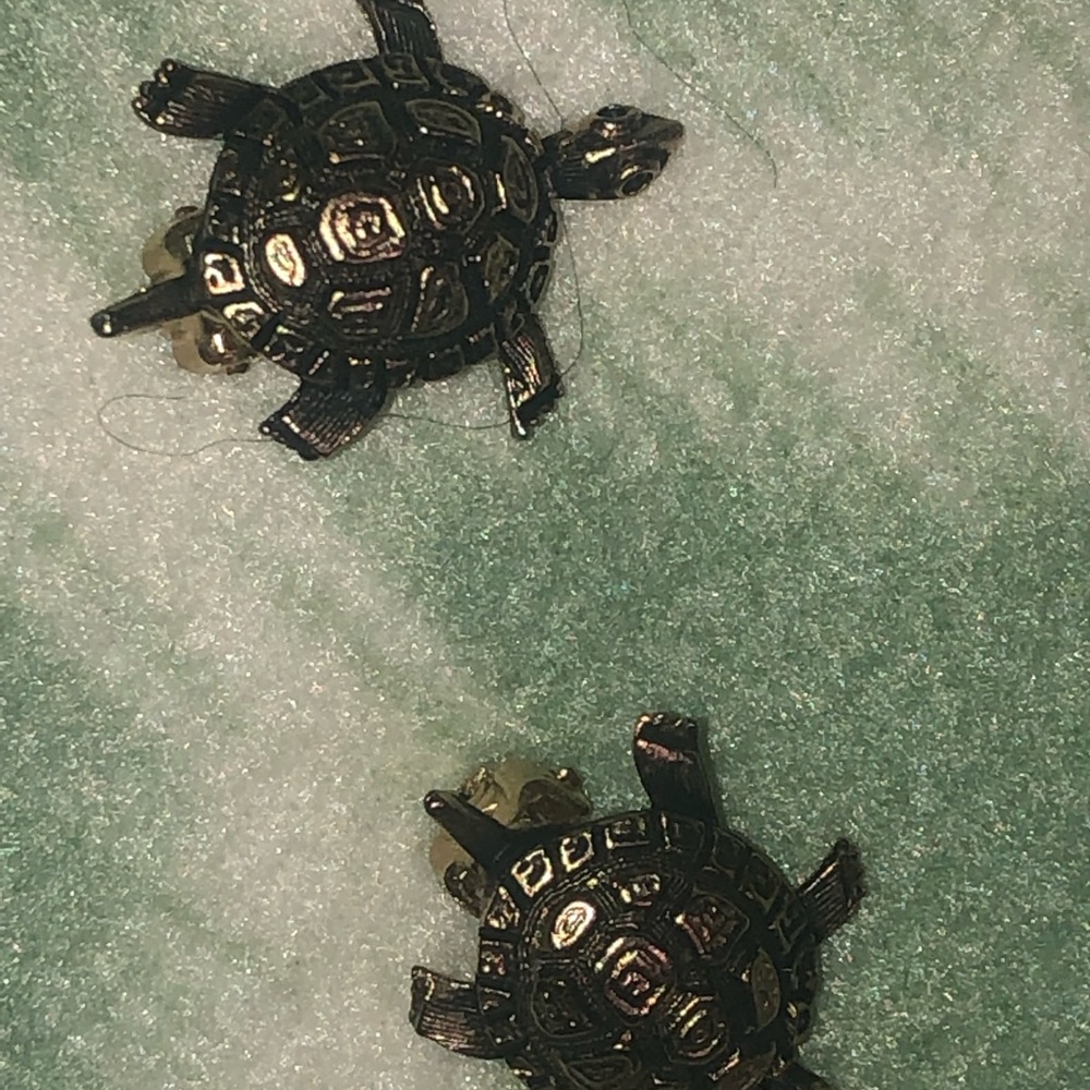 Jolle vintage earrings